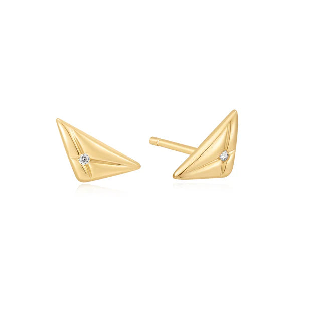 C/Z TRIANGLE KISS STUDS - Y/G PLATED